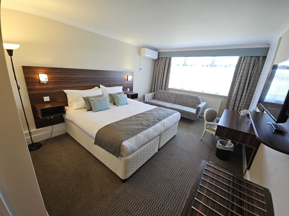 palms hotel and retreat by palette london romford