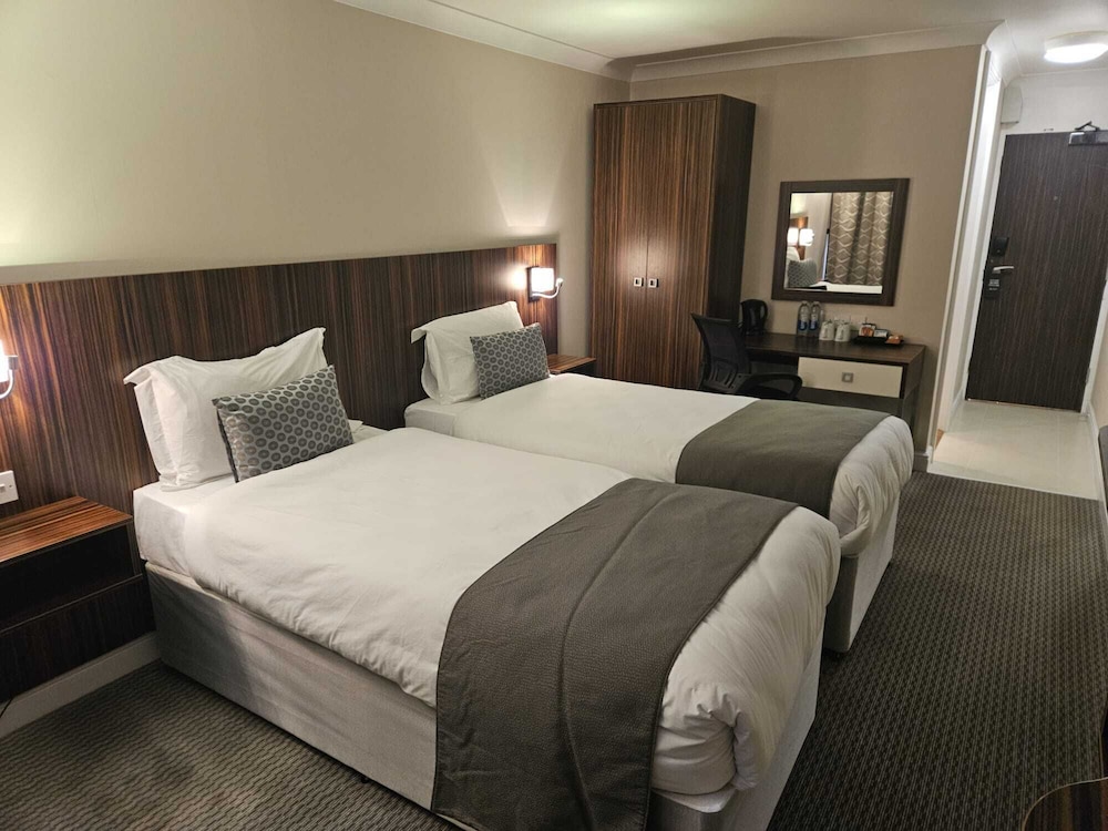 palms hotel and retreat by palette london romford