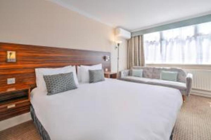 palms hotel and retreat by palette london romford