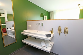 La Petite Couronne, Ecolodge & Lofts,,3 star
