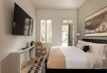 garden district hotel