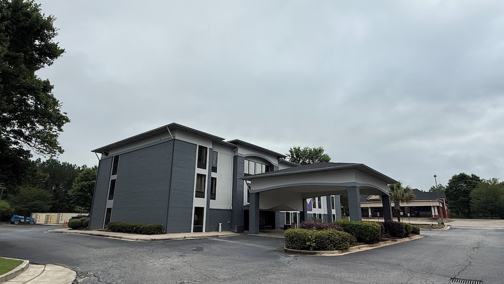 spark by hilton alpharetta roswell
