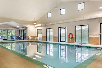 Hilton Vacation Club Laurel Crest Pigeon Forge,2628 Laurel Crest Ln,2 star