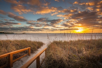 gullwing beach resort