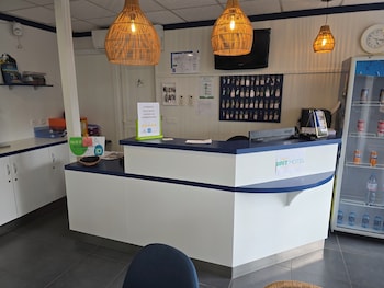 Brit Hotel Essentiel Poitiers – Gare Du Futuroscope,,1 star