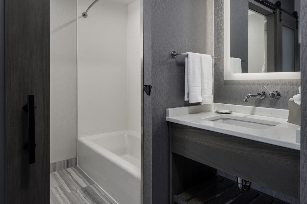 voco niagara falls the cadence by ihg
