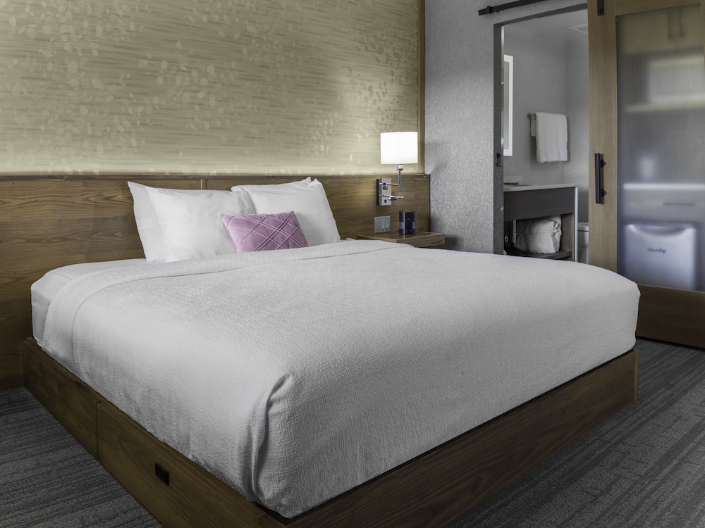 voco niagara falls the cadence by ihg