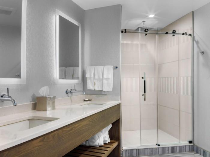 voco niagara falls the cadence by ihg