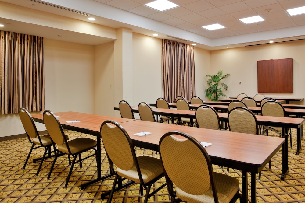 candlewood suites norfolk airport by ihg
