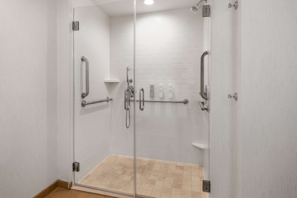 hampton inn charleston north