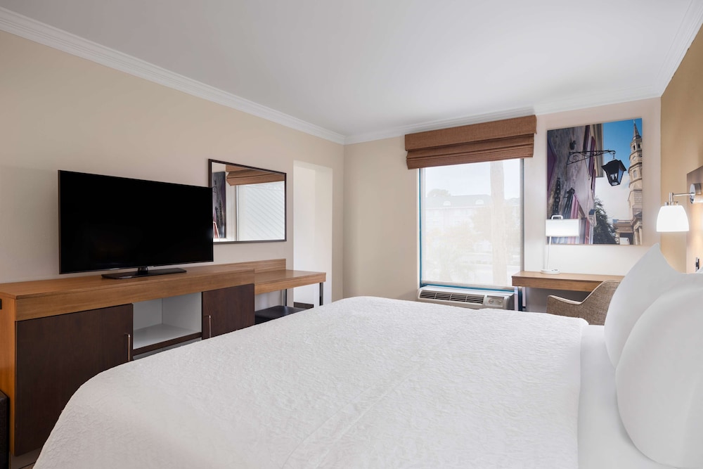 hampton inn charleston north