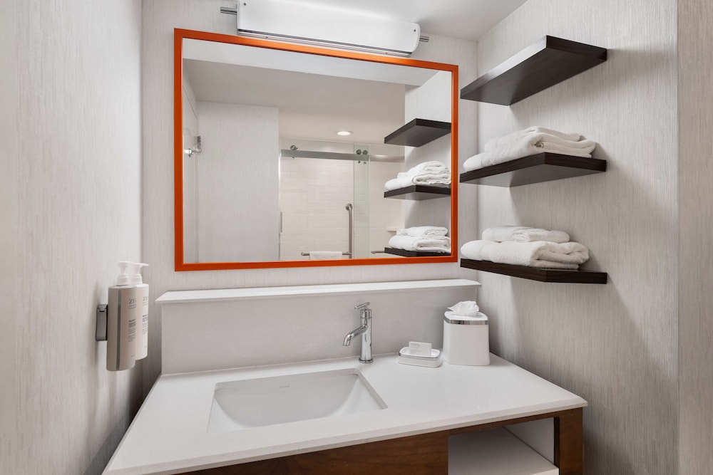 hampton inn charleston north
