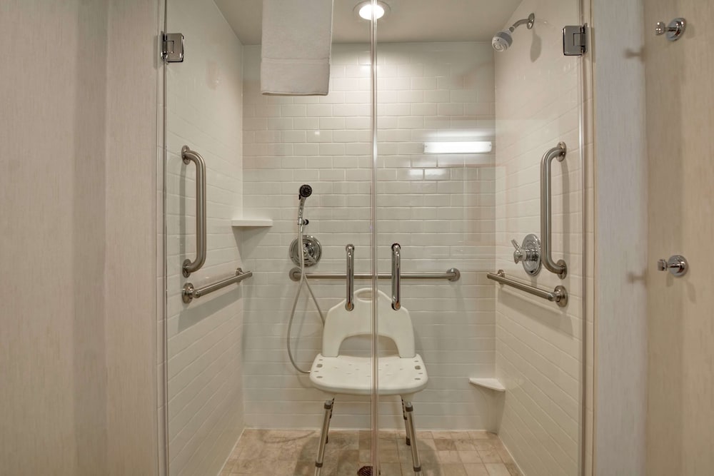hampton inn charleston north