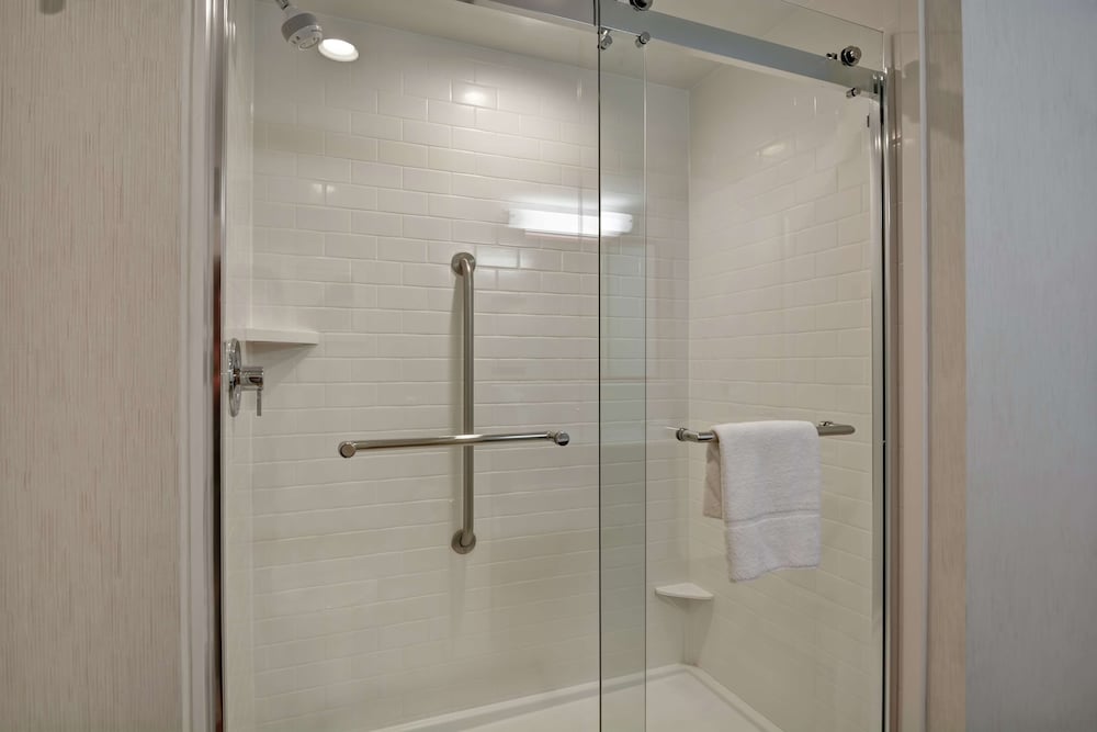 hampton inn charleston north