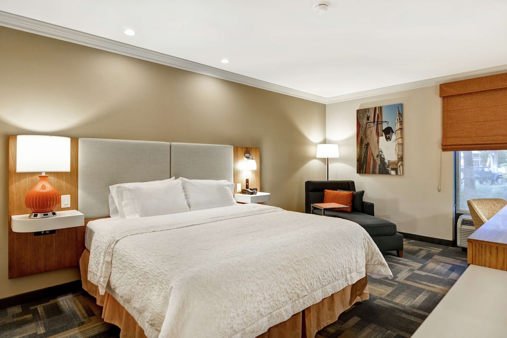 hampton inn charleston north