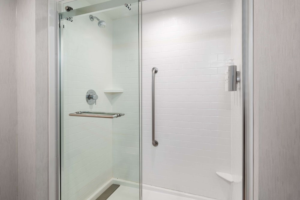 hampton inn charleston north