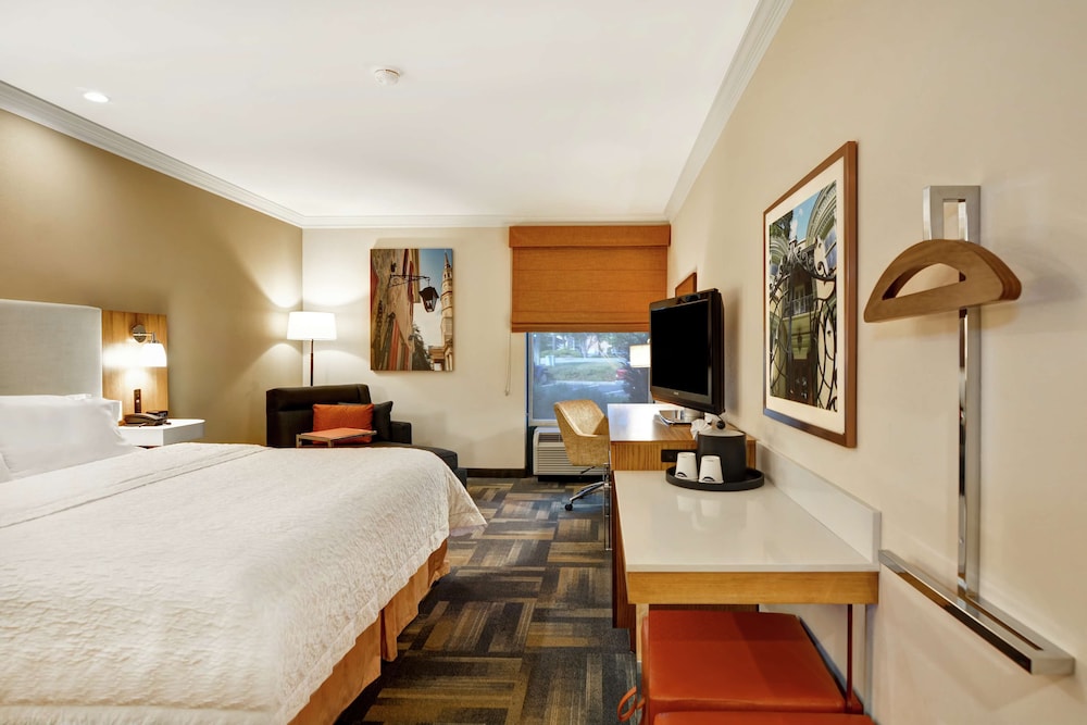 hampton inn charleston north