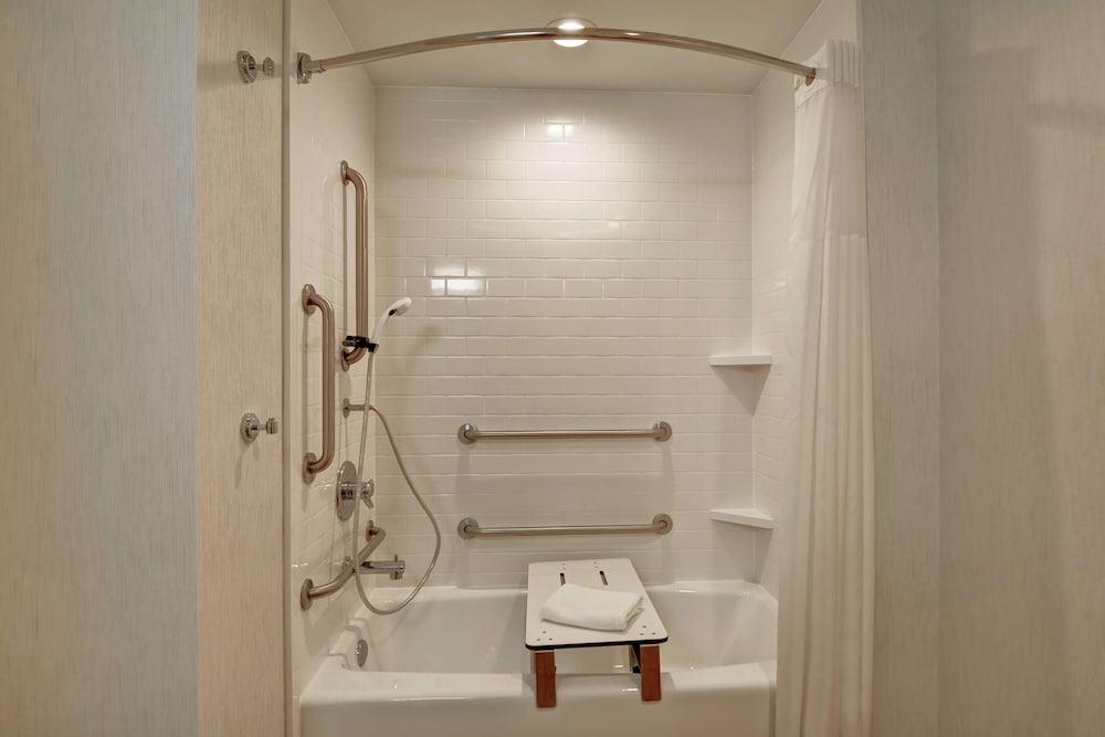 hampton inn charleston north