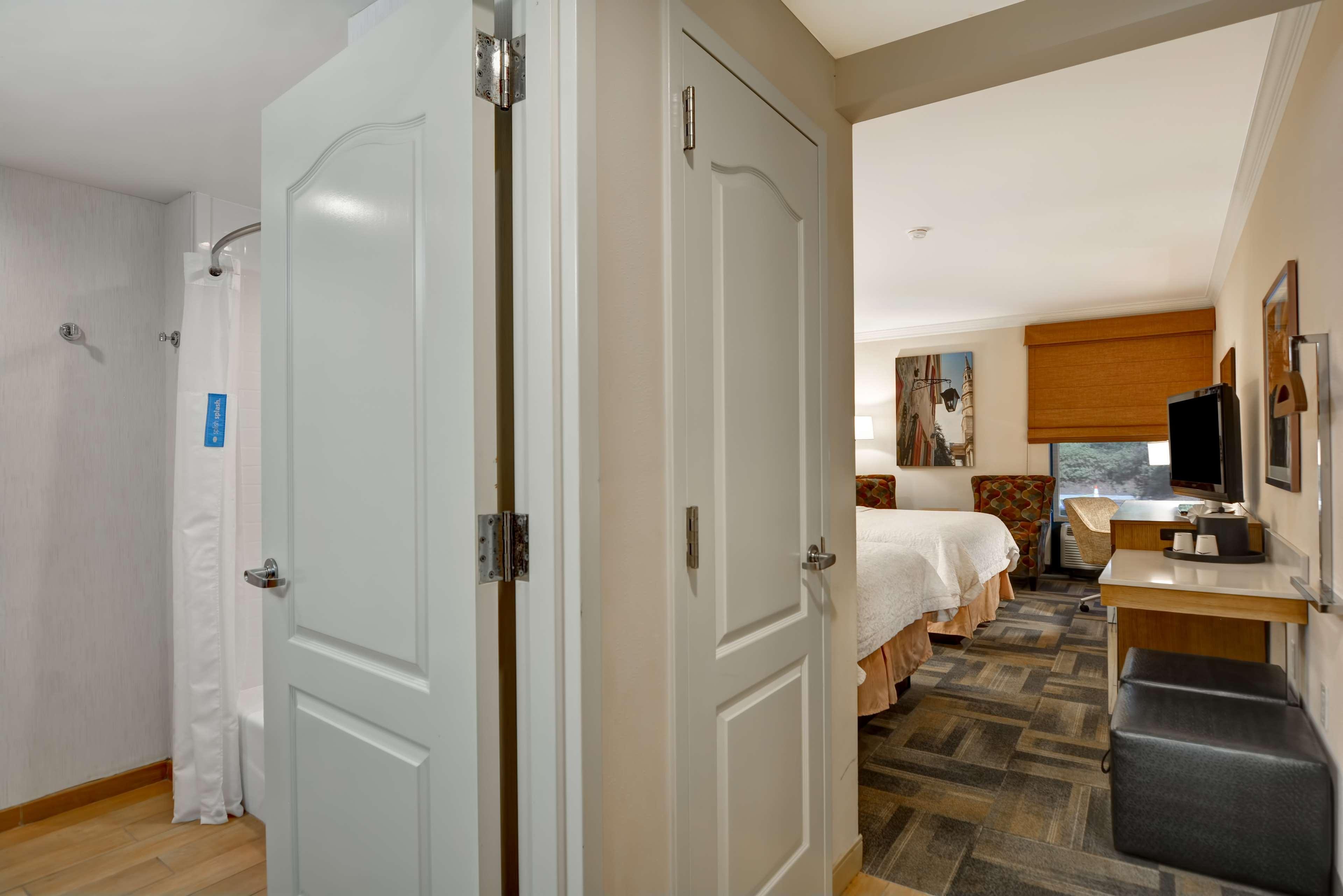 hampton inn charleston north