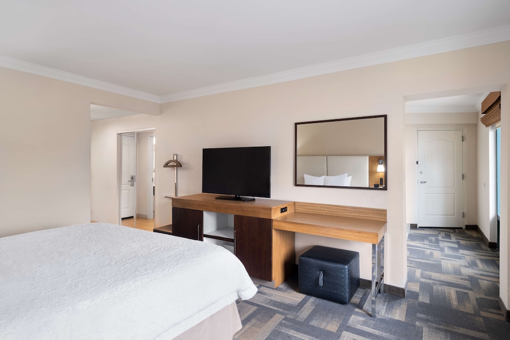 hampton inn charleston north