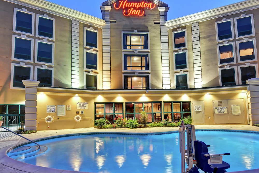 hampton inn charleston north
