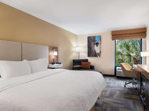 hampton inn charleston north