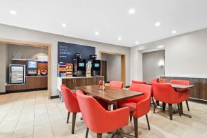 holiday inn express and suites joplin southeast by ihg