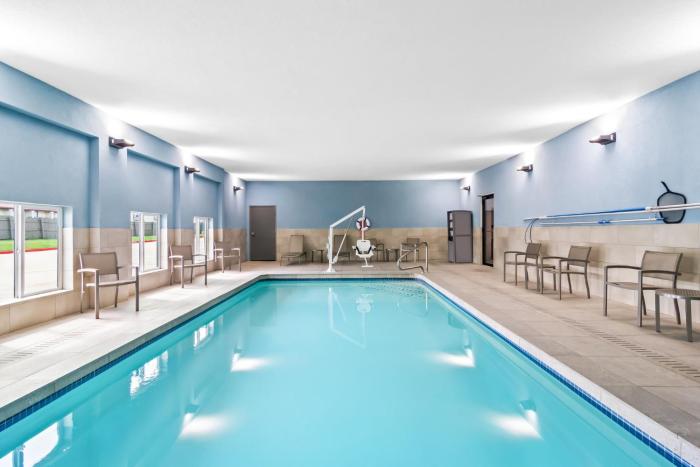 holiday inn express and suites joplin southeast by ihg