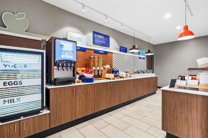 holiday inn express and suites joplin southeast by ihg