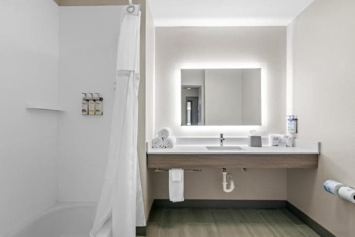 holiday inn express and suites joplin southeast by ihg