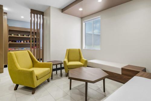 holiday inn express and suites joplin southeast by ihg
