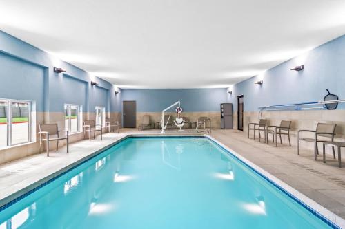 holiday inn express and suites joplin southeast by ihg