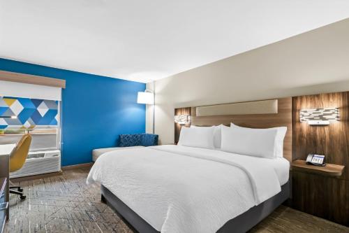 holiday inn express and suites joplin southeast by ihg