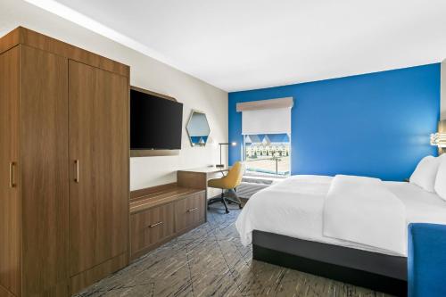 holiday inn express and suites joplin southeast by ihg