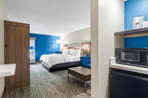 holiday inn express and suites joplin southeast by ihg