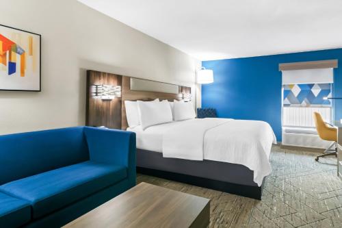 holiday inn express and suites joplin southeast by ihg