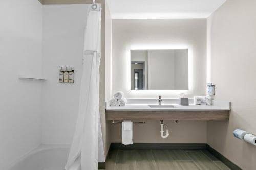 holiday inn express and suites joplin southeast by ihg