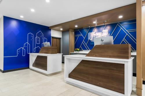 holiday inn express and suites joplin southeast by ihg