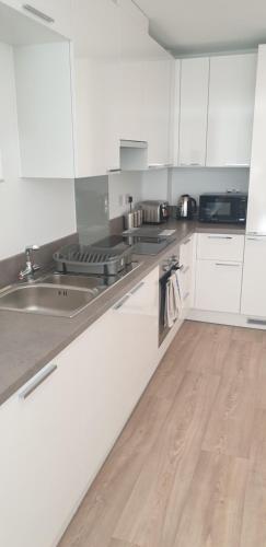 quay apartments exchange quay