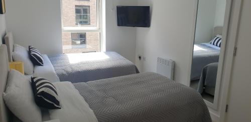 quay apartments exchange quay