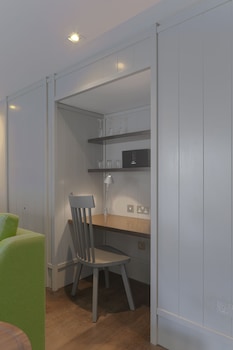 old town chambers autograph collection