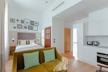 old town chambers autograph collection