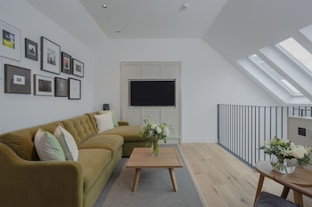 old town chambers autograph collection