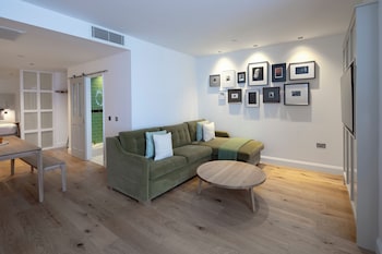 old town chambers autograph collection