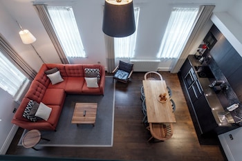 old town chambers autograph collection