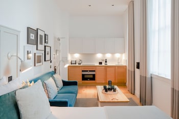 old town chambers autograph collection