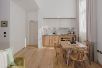 old town chambers autograph collection