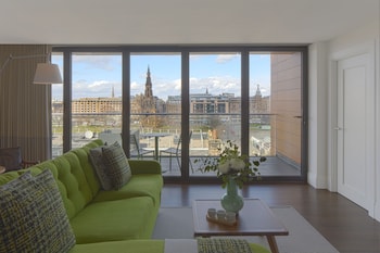 old town chambers autograph collection