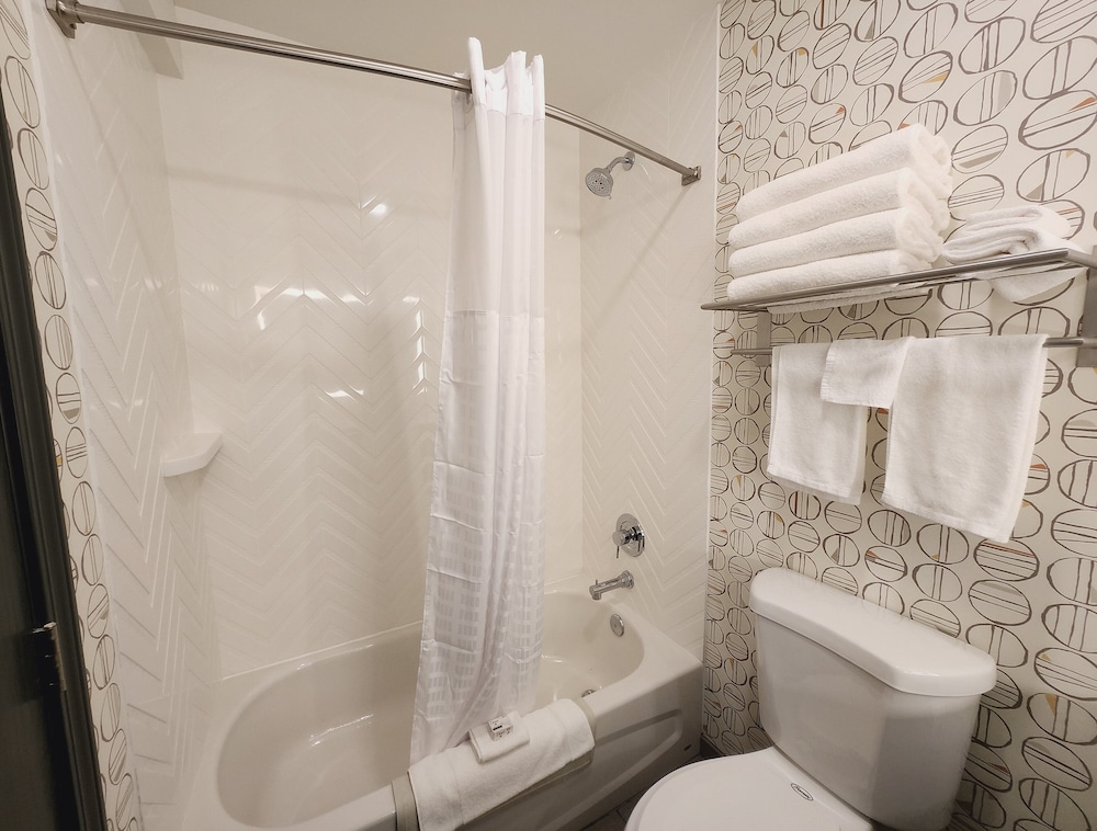 holiday inn ontario an ihg hotel
