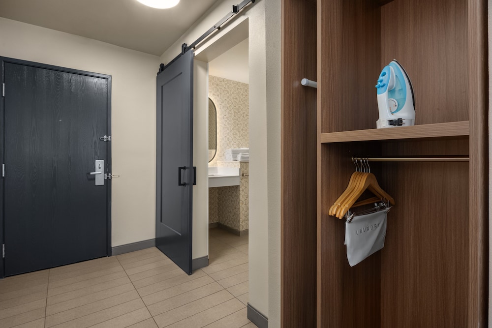 holiday inn ontario an ihg hotel
